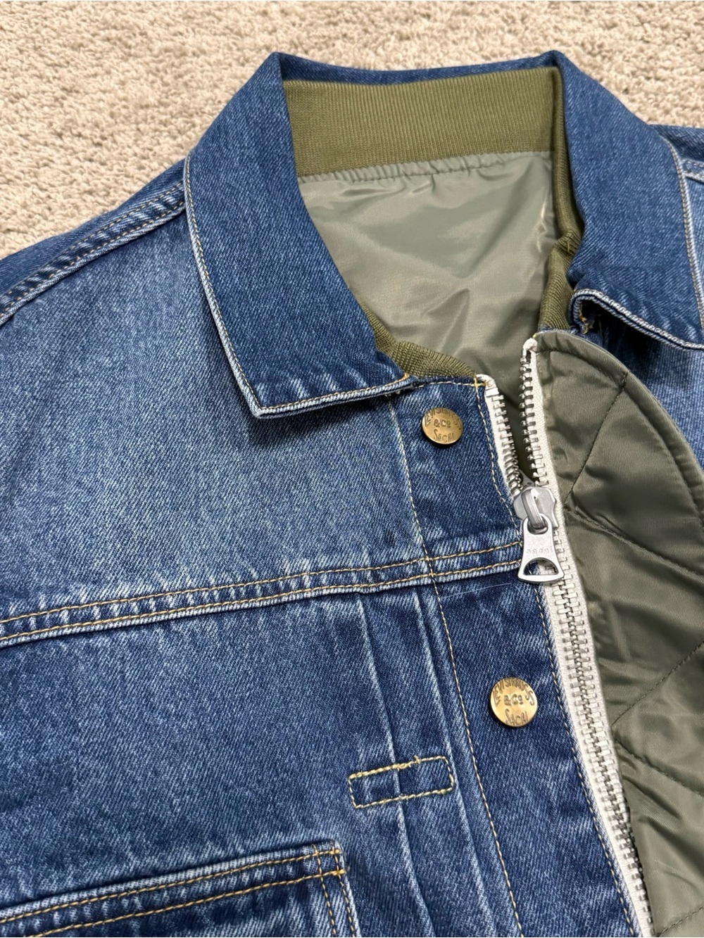 Levi's Sacai Colab Men's Blue reversible Denim Trucker Jacket with Olive lining - Picture 4 of 7